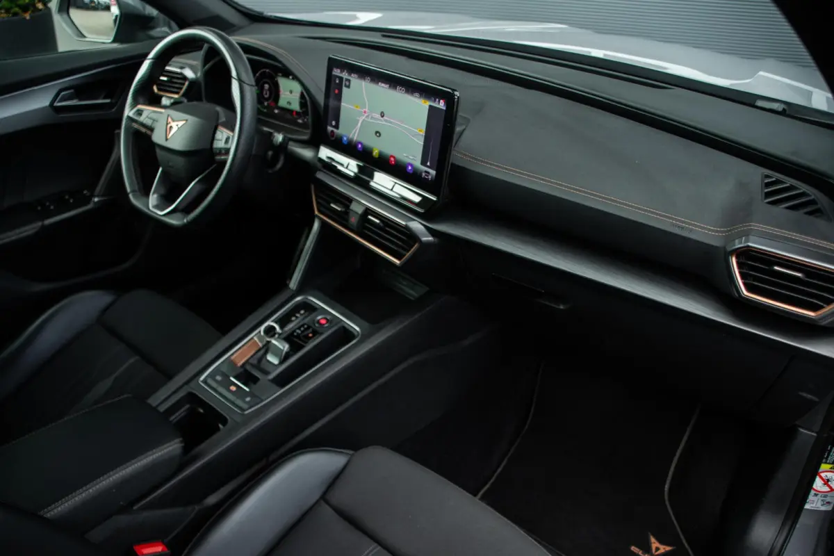 1.4 e-Hybrid VZ Performance|DAB|19''|Camera
