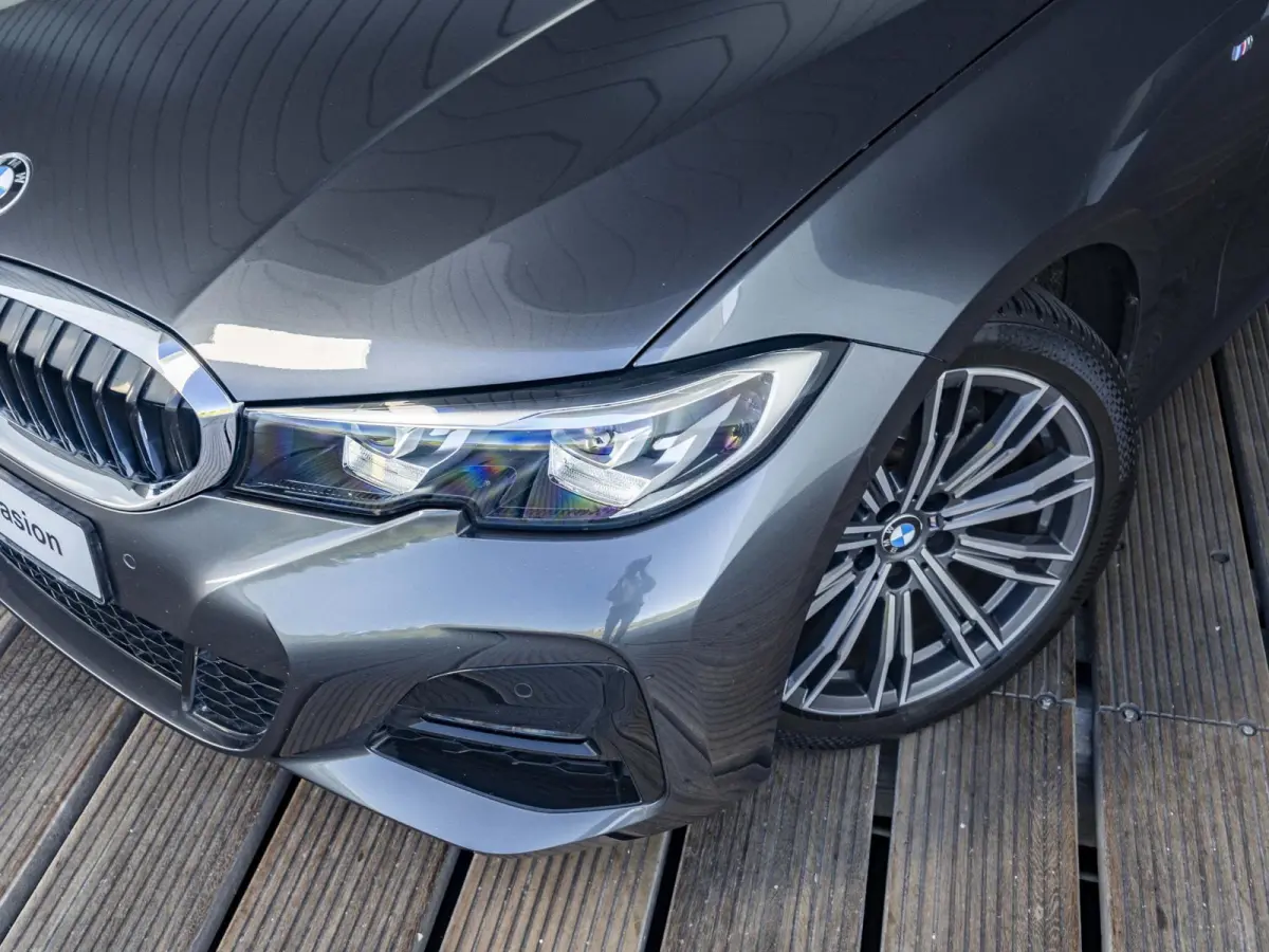 320i | Executive Edition | 18 inch | Cruise Control | HIFI | M Sportodnerstel | Stoelverwarming