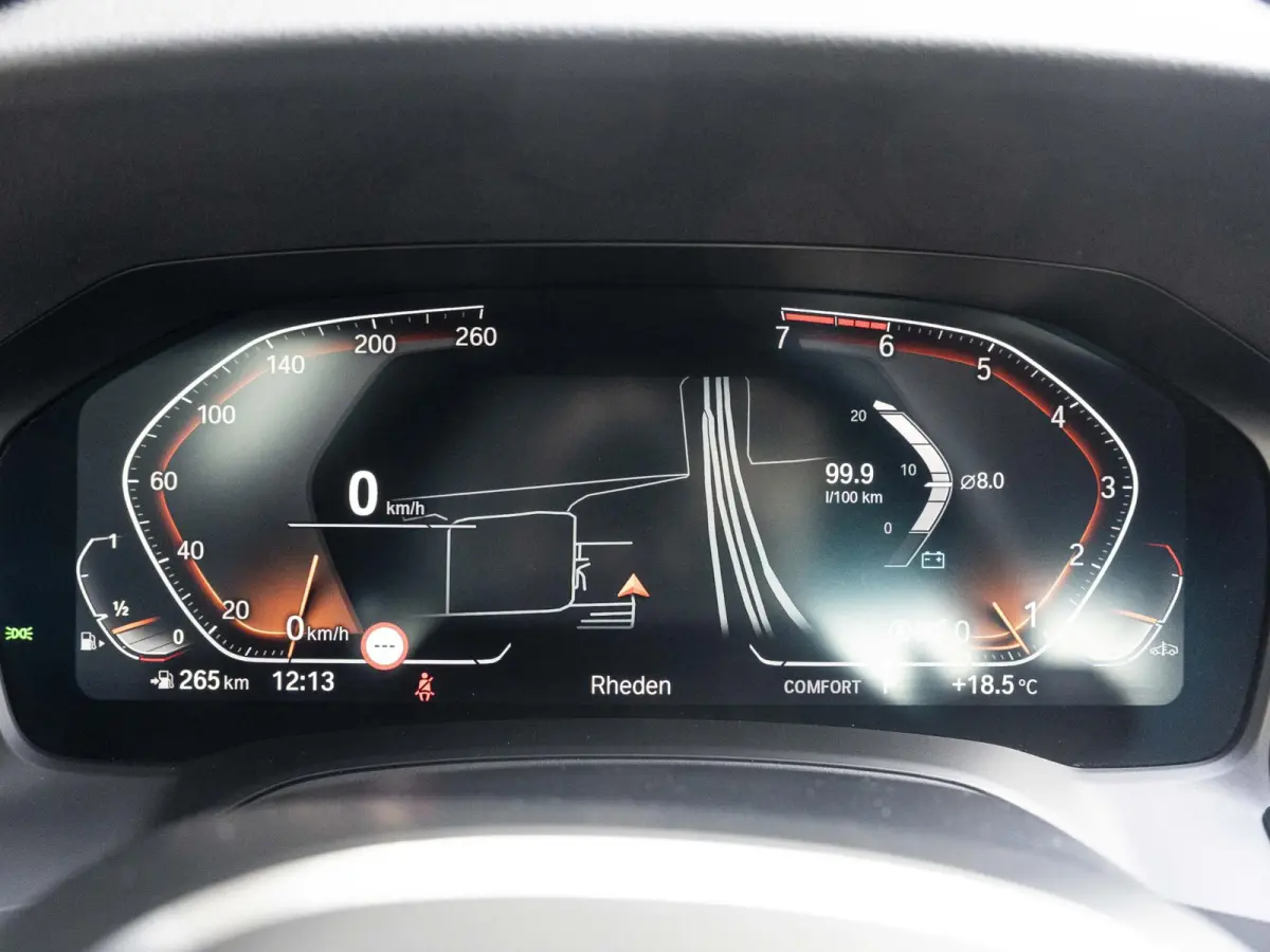 320i | Executive Edition | 18 inch | Cruise Control | HIFI | M Sportodnerstel | Stoelverwarming