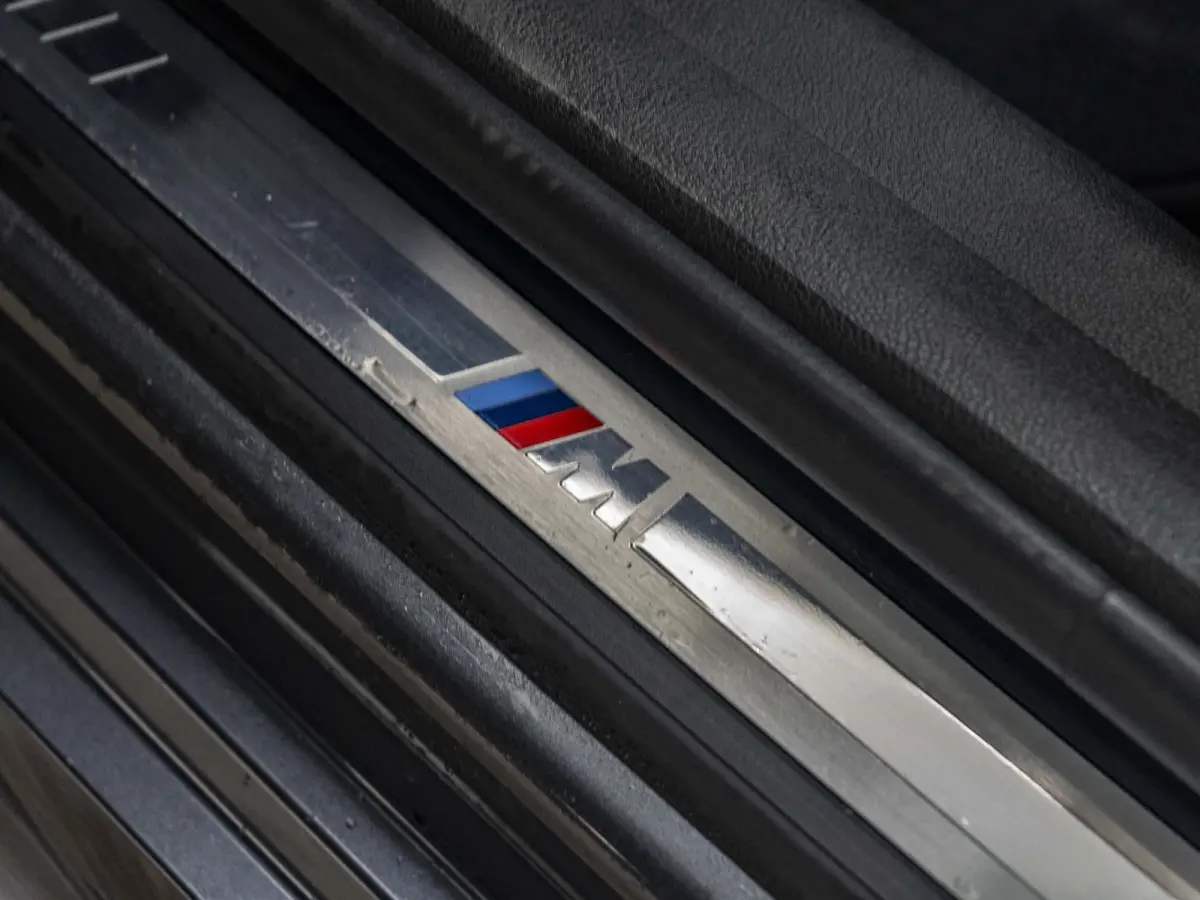 320i | Executive Edition | 18 inch | Cruise Control | HIFI | M Sportodnerstel | Stoelverwarming