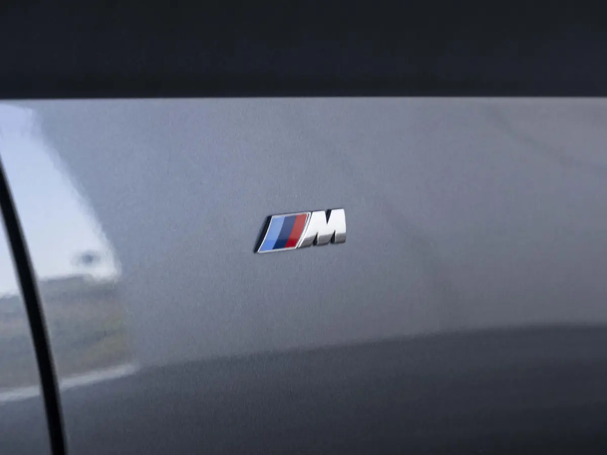 320i | Executive Edition | 18 inch | Cruise Control | HIFI | M Sportodnerstel | Stoelverwarming