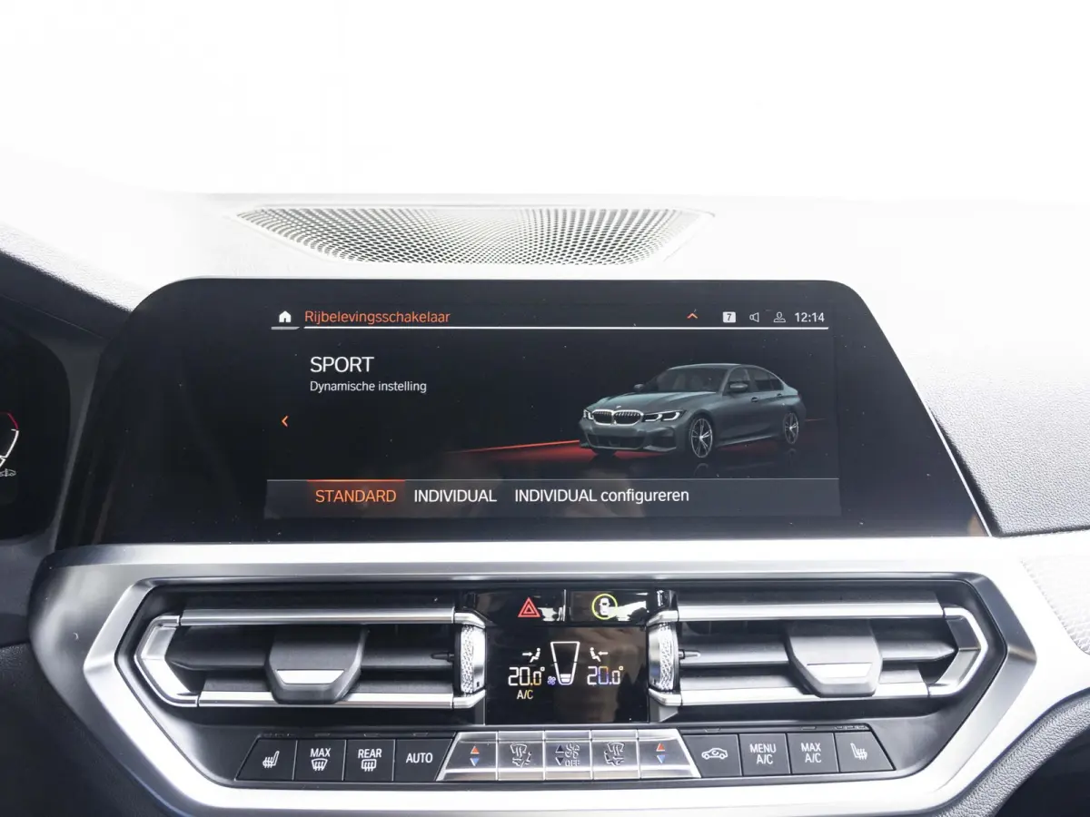 320i | Executive Edition | 18 inch | Cruise Control | HIFI | M Sportodnerstel | Stoelverwarming