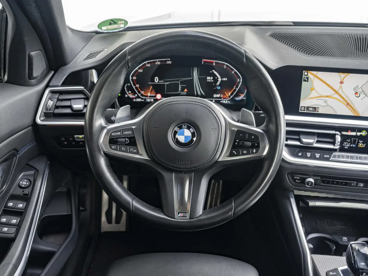 320i | Executive Edition | 18 inch | Cruise Control | HIFI | M Sportodnerstel | Stoelverwarming