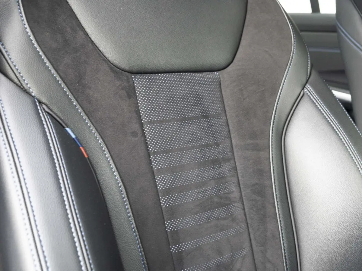 320i | Executive Edition | 18 inch | Cruise Control | HIFI | M Sportodnerstel | Stoelverwarming