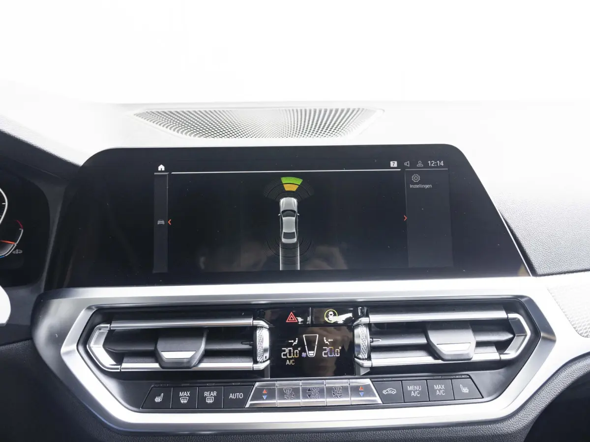 320i | Executive Edition | 18 inch | Cruise Control | HIFI | M Sportodnerstel | Stoelverwarming
