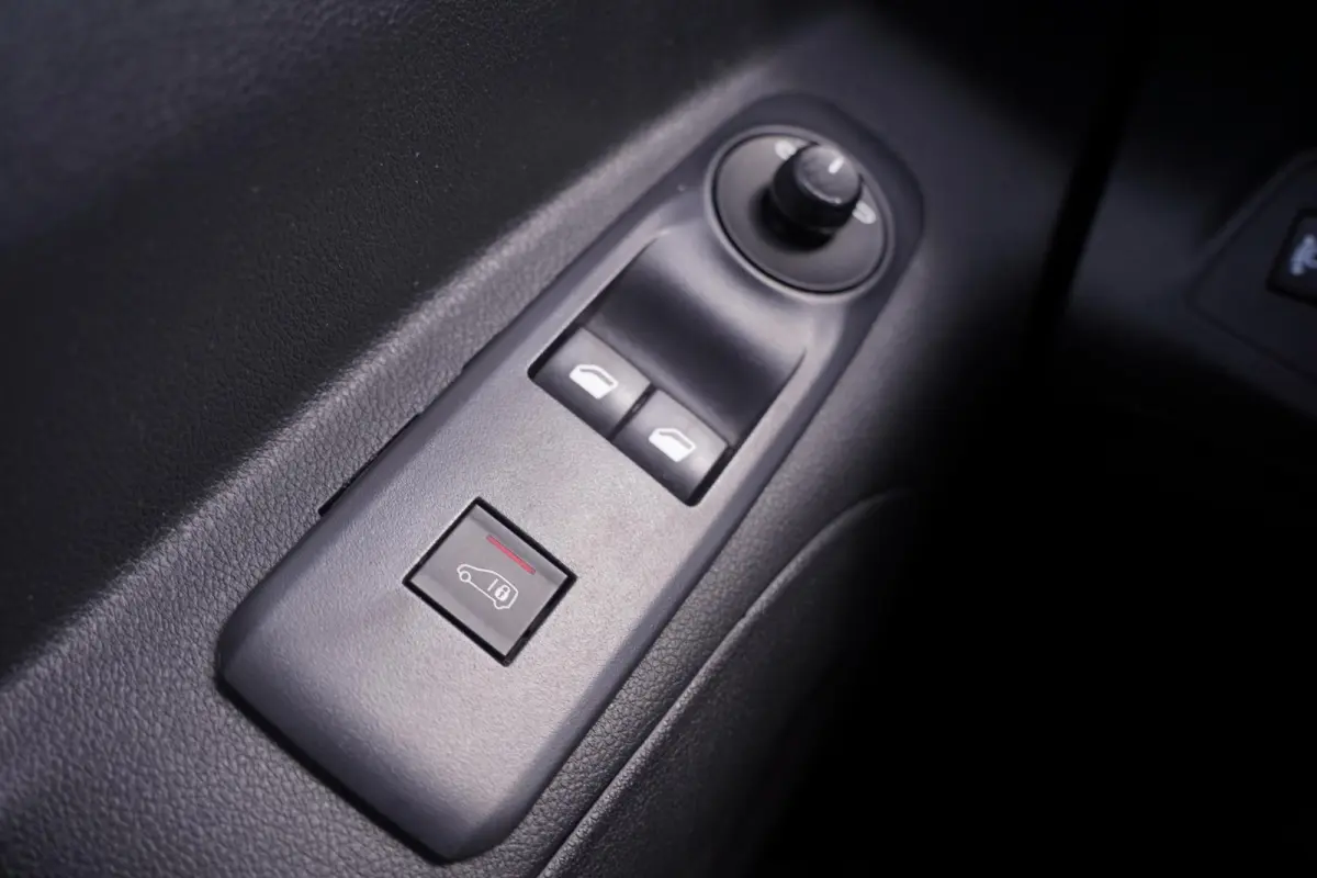 1.5 BlueHDi 102 pk L1 Airco, Camera achter Apple Carplay, NAP, Laadruimte Pakket, PDC achter, 2-Zits