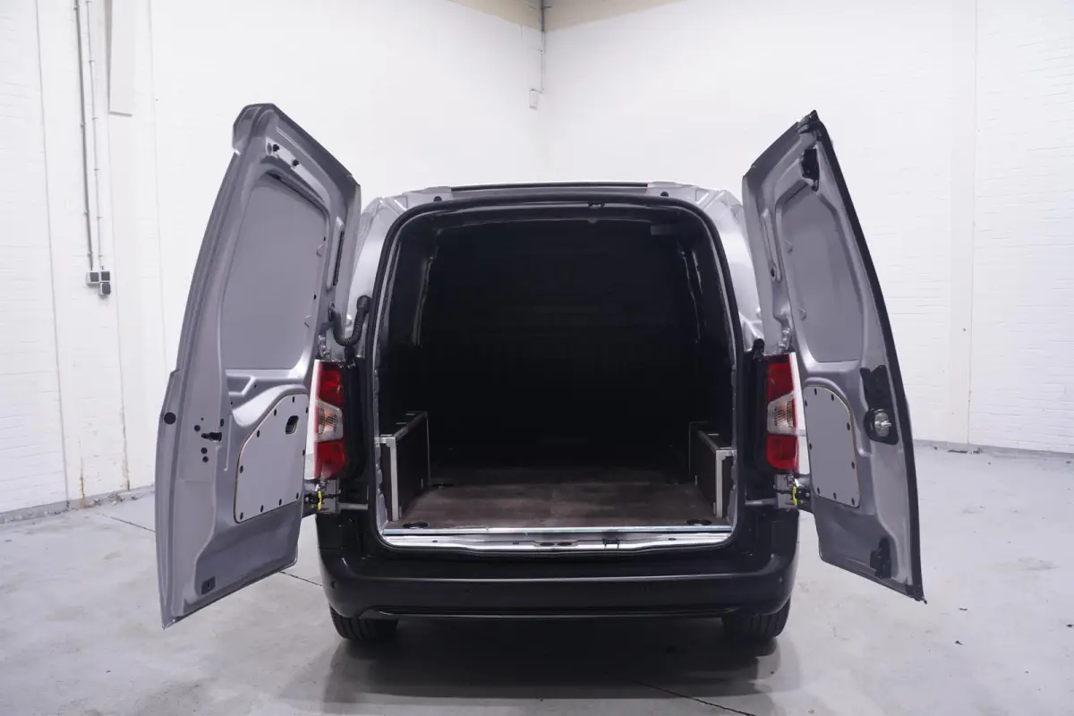 1.5 BlueHDi 102 pk L1 Airco, Camera achter Apple Carplay, NAP, Laadruimte Pakket, PDC achter, 2-Zits
