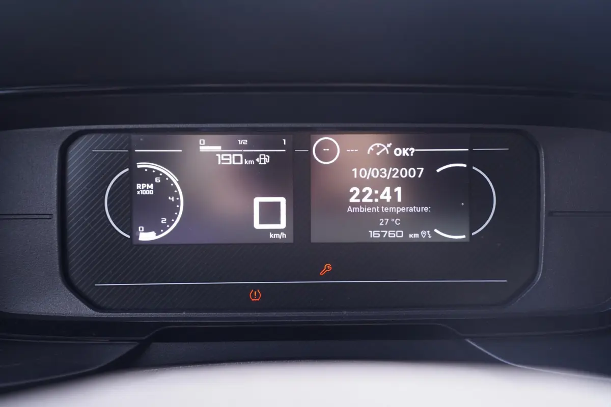 1.5 BlueHDi 102 pk L1 Airco, Camera achter Apple Carplay, NAP, Laadruimte Pakket, PDC achter, 2-Zits