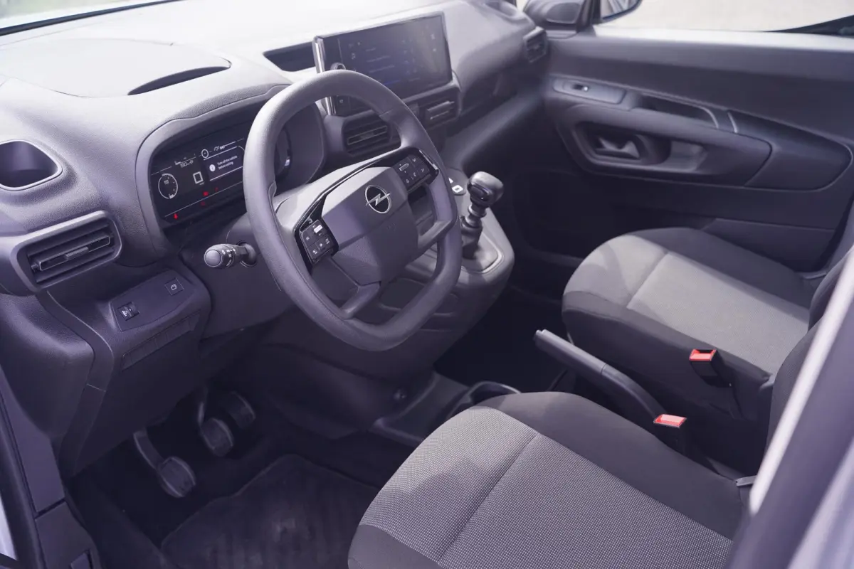 1.5 BlueHDi 102 pk L1 Airco, Camera achter Apple Carplay, NAP, Laadruimte Pakket, PDC achter, 2-Zits