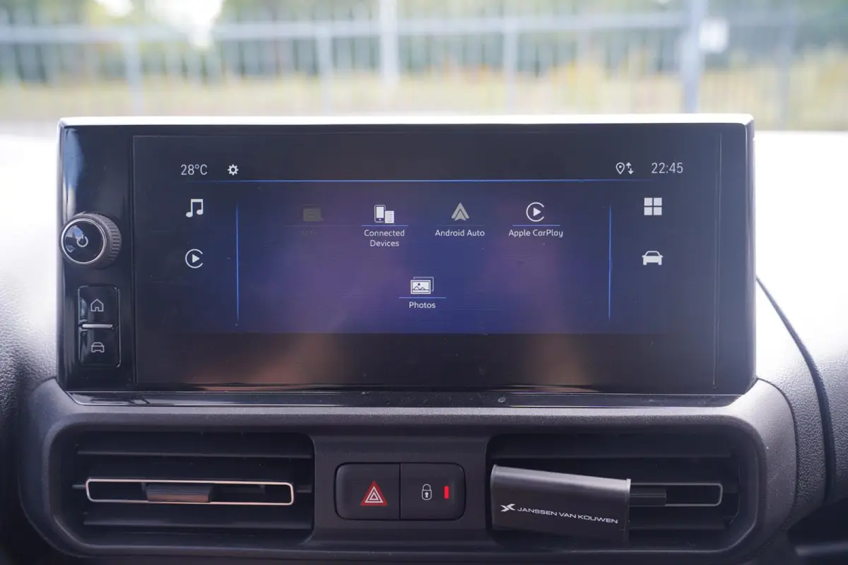 1.5 BlueHDi 102 pk L1 Airco, Camera achter Apple Carplay, NAP, Laadruimte Pakket, PDC achter, 2-Zits