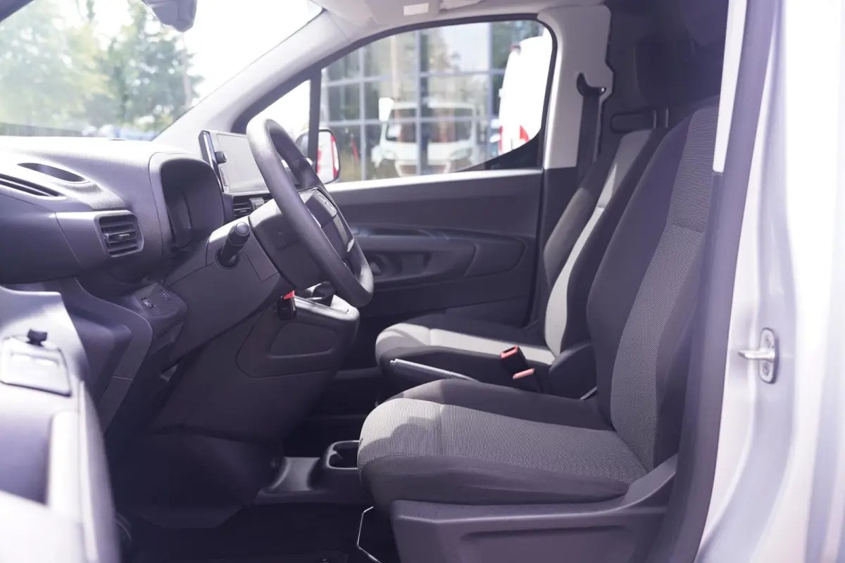 1.5 BlueHDi 102 pk L1 Airco, Camera achter Apple Carplay, NAP, Laadruimte Pakket, PDC achter, 2-Zits