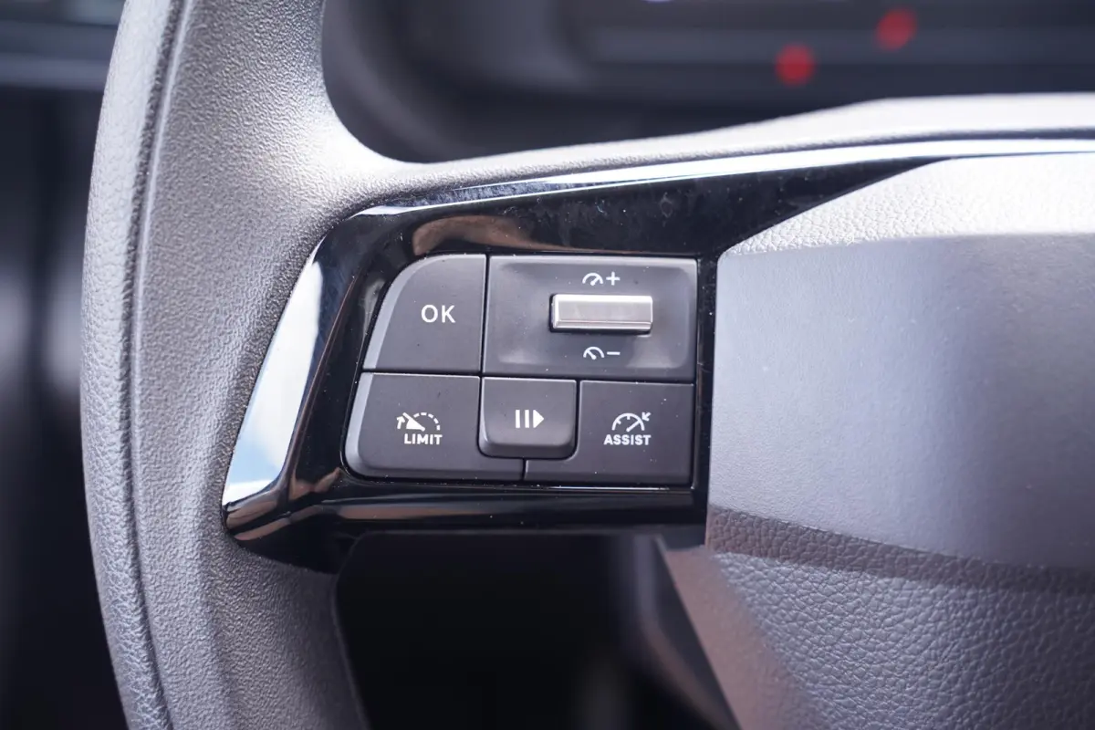 1.5 BlueHDi 102 pk L1 Airco, Camera achter Apple Carplay, NAP, Laadruimte Pakket, PDC achter, 2-Zits