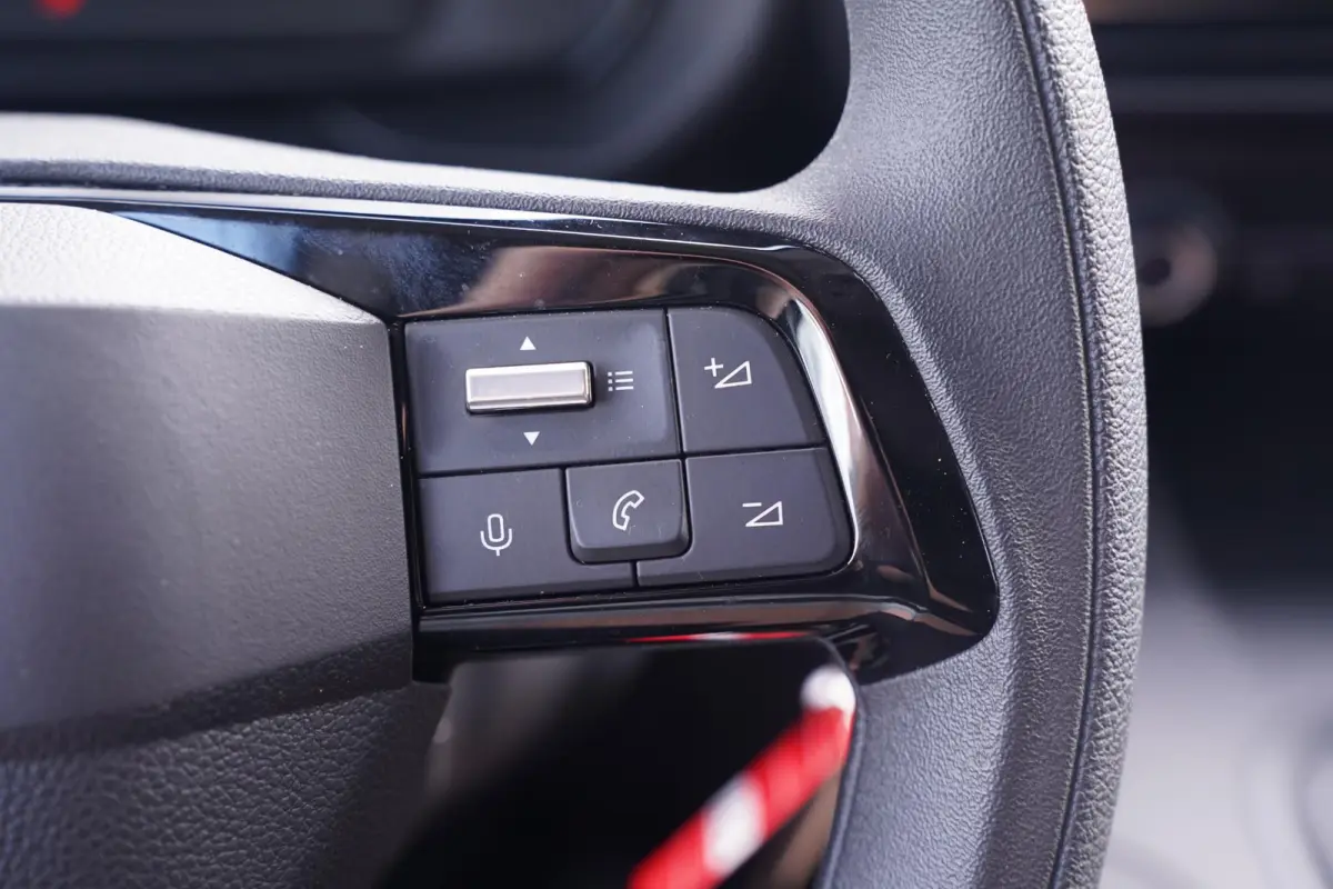 1.5 BlueHDi 102 pk L1 Airco, Camera achter Apple Carplay, NAP, Laadruimte Pakket, PDC achter, 2-Zits