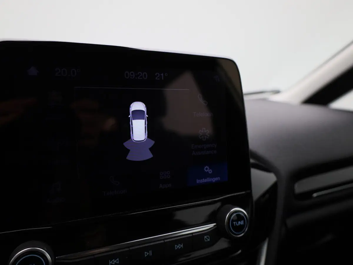 1.0 EcoBoost Titanium | Apple Carplay/Android Auto | Climate Control | Cruise Control | DAB | Sensoren Achter |