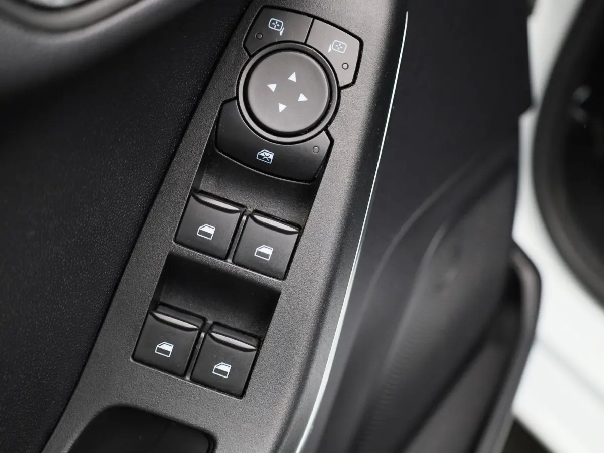 1.0 EcoBoost Titanium | Apple Carplay/Android Auto | Climate Control | Cruise Control | DAB | Sensoren Achter |
