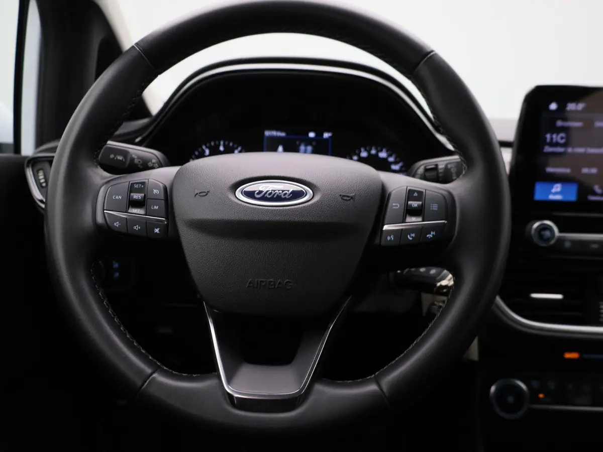 1.0 EcoBoost Titanium | Apple Carplay/Android Auto | Climate Control | Cruise Control | DAB | Sensoren Achter |