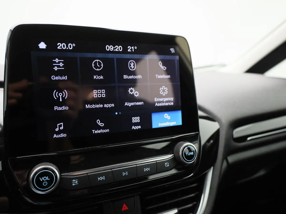 1.0 EcoBoost Titanium | Apple Carplay/Android Auto | Climate Control | Cruise Control | DAB | Sensoren Achter |