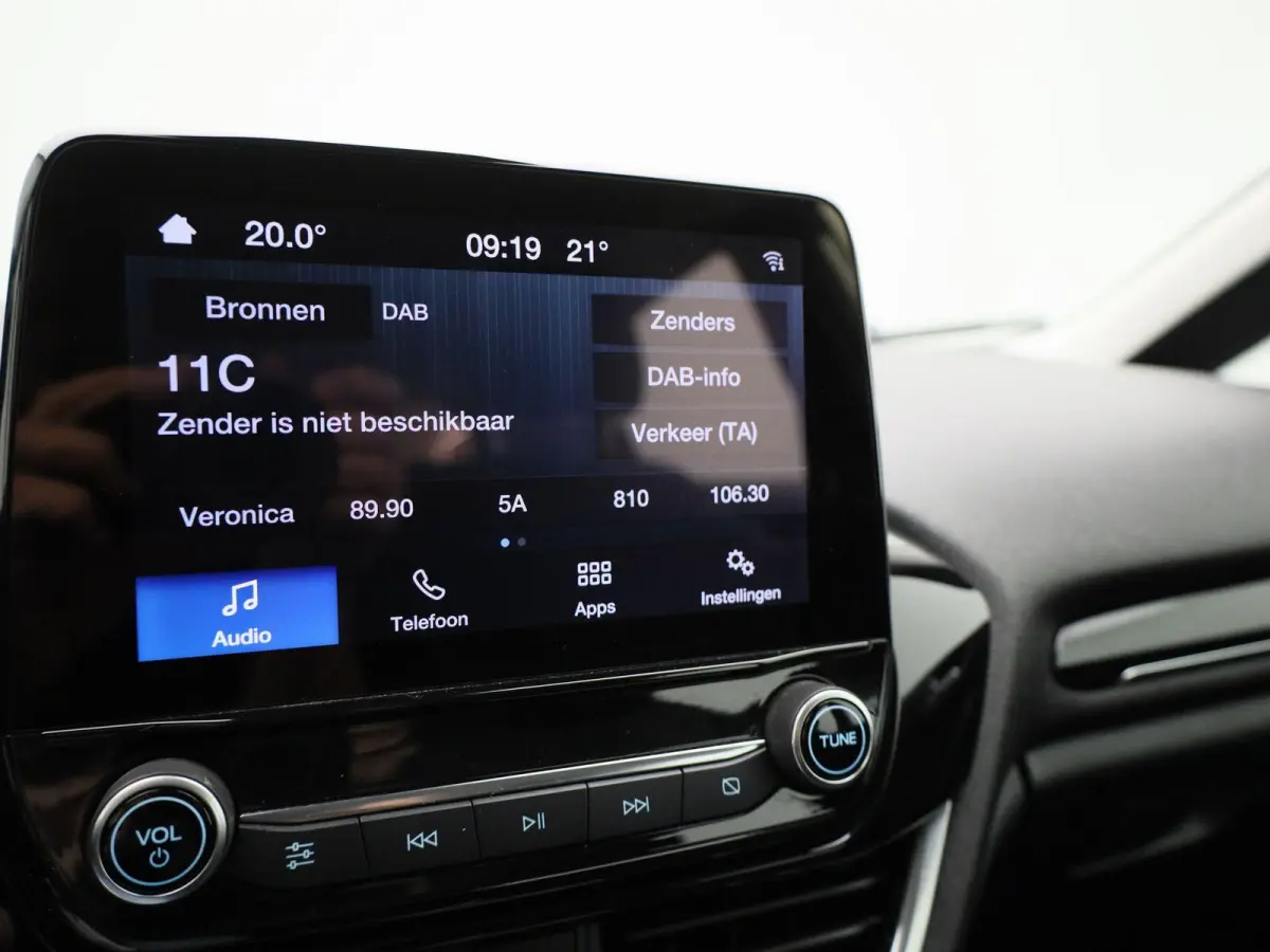 1.0 EcoBoost Titanium | Apple Carplay/Android Auto | Climate Control | Cruise Control | DAB | Sensoren Achter |