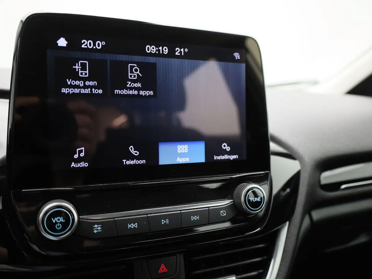 1.0 EcoBoost Titanium | Apple Carplay/Android Auto | Climate Control | Cruise Control | DAB | Sensoren Achter |
