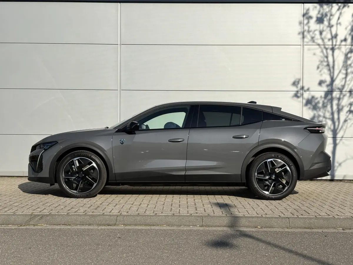 1.6 GT Exclusive Plug-In Hybrid 240 | Nieuw model! | Panoramadak | Lederen stoelen | Camera | Apple Carplay/Android Auto