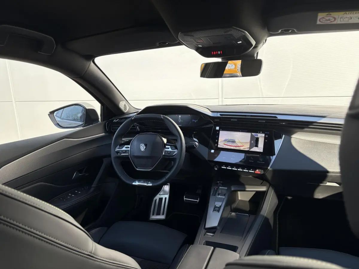 1.6 GT Exclusive Plug-In Hybrid 240 | Nieuw model! | Panoramadak | Lederen stoelen | Camera | Apple Carplay/Android Auto