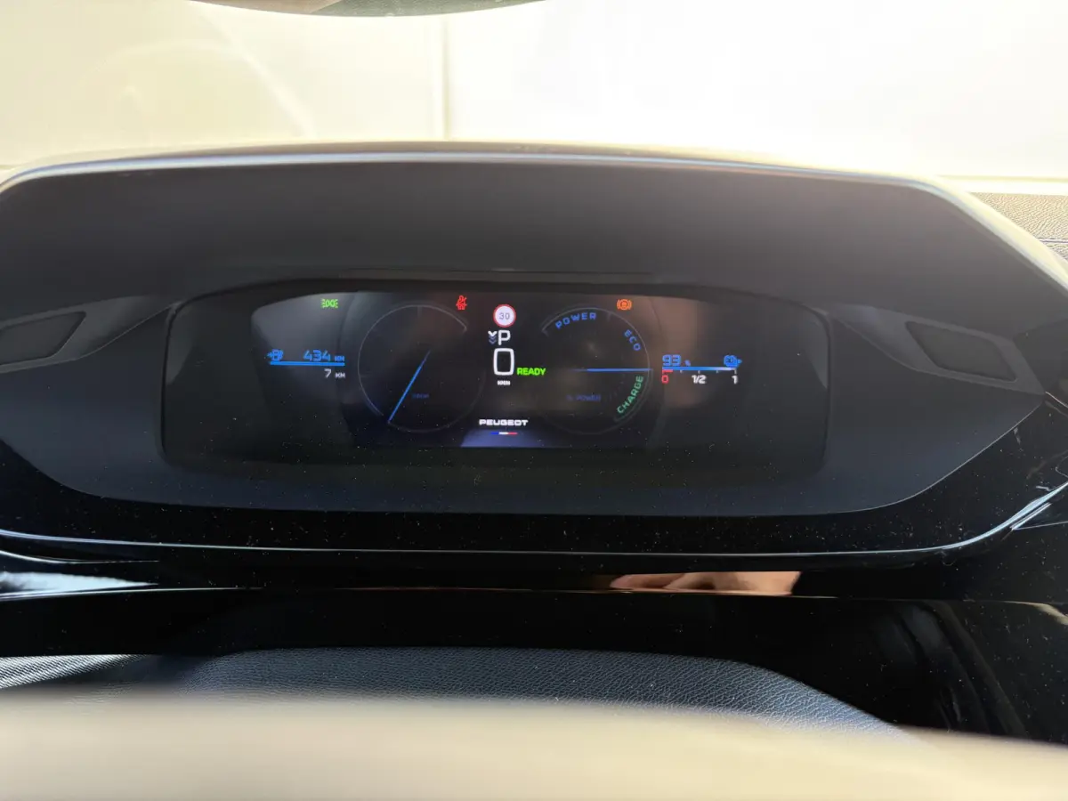 1.6 GT Exclusive Plug-In Hybrid 240 | Nieuw model! | Panoramadak | Lederen stoelen | Camera | Apple Carplay/Android Auto