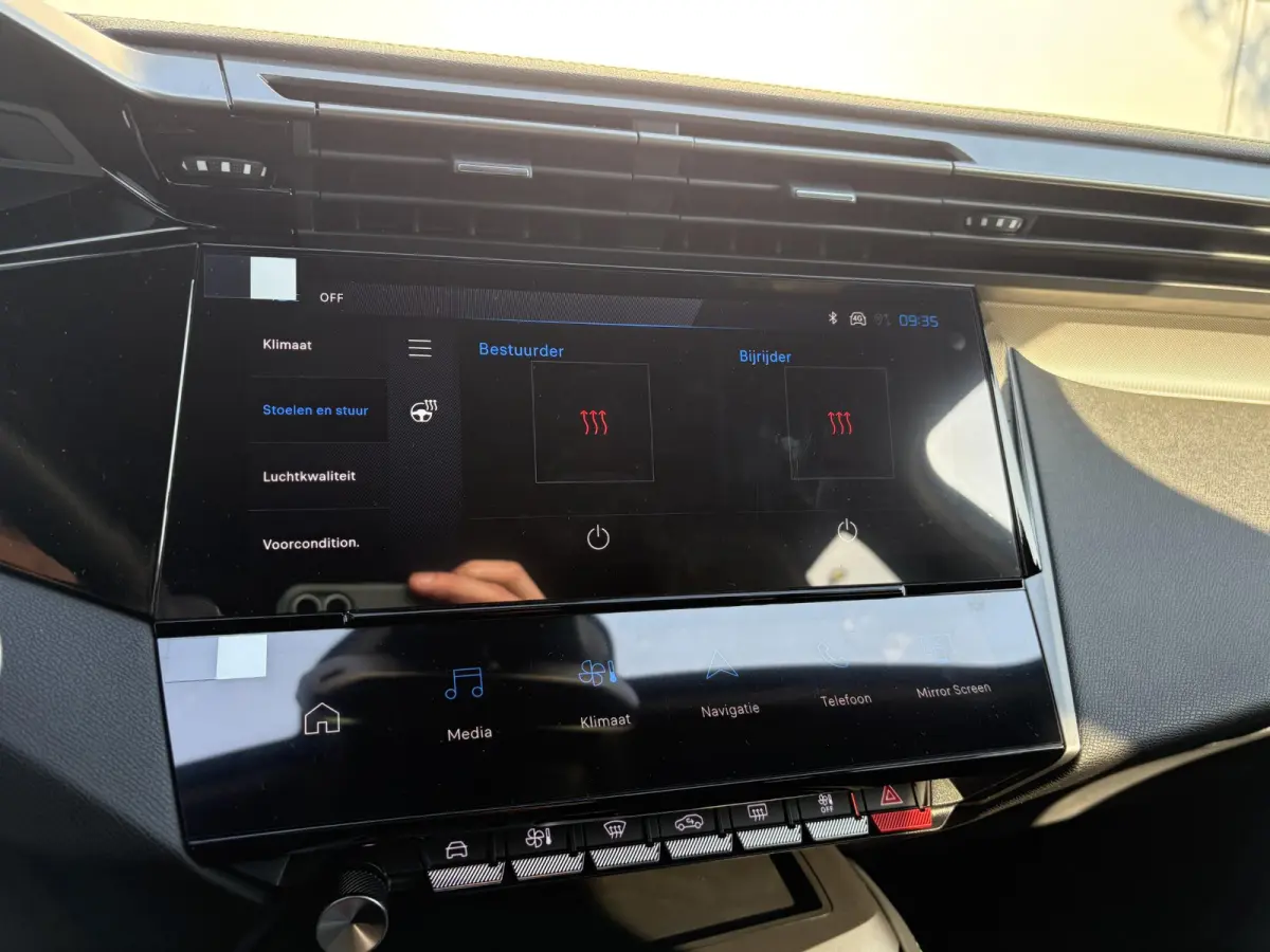 1.6 GT Exclusive Plug-In Hybrid 240 | Nieuw model! | Panoramadak | Lederen stoelen | Camera | Apple Carplay/Android Auto