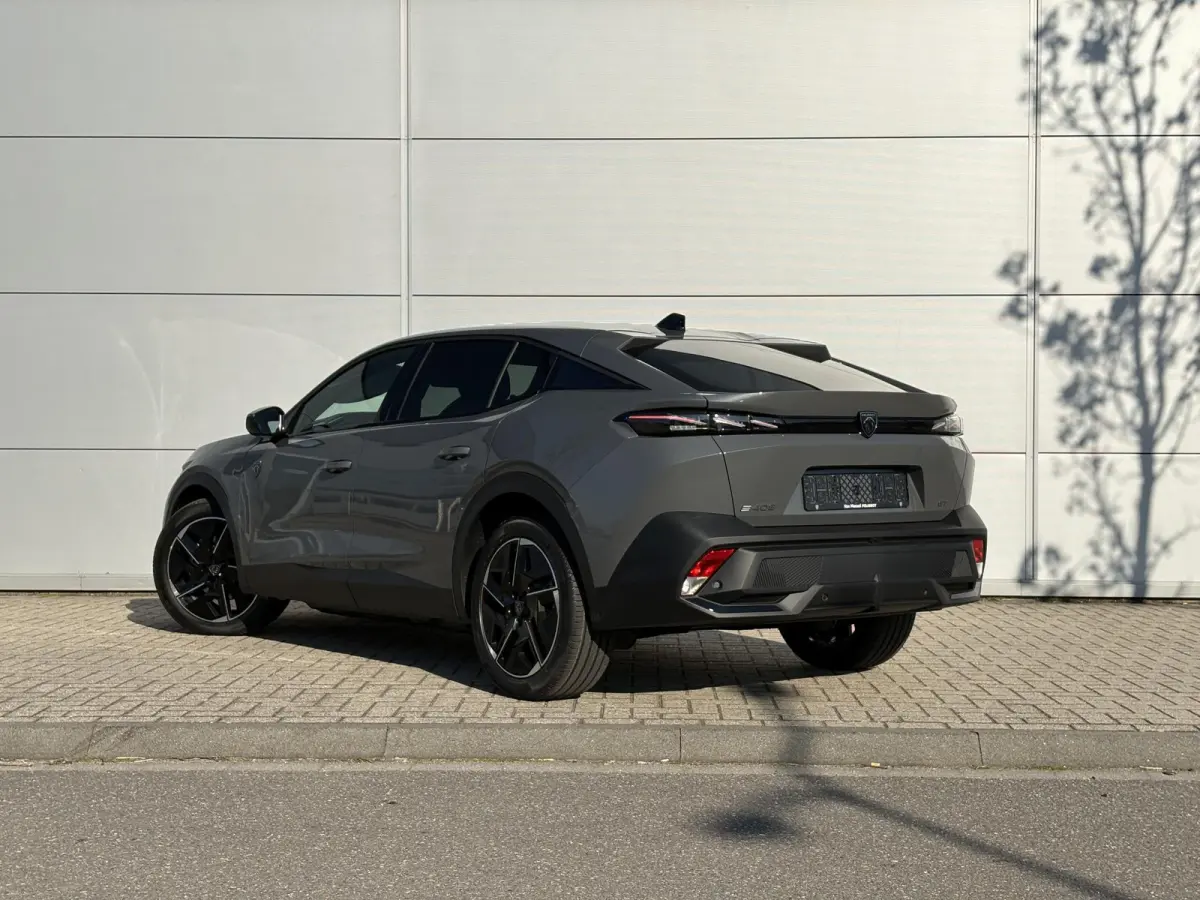 1.6 GT Exclusive Plug-In Hybrid 240 | Nieuw model! | Panoramadak | Lederen stoelen | Camera | Apple Carplay/Android Auto