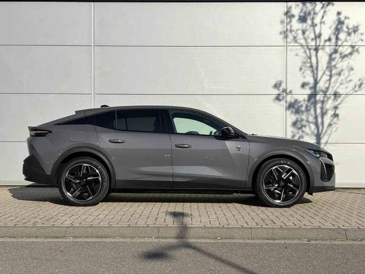 1.6 GT Exclusive Plug-In Hybrid 240 | Nieuw model! | Panoramadak | Lederen stoelen | Camera | Apple Carplay/Android Auto