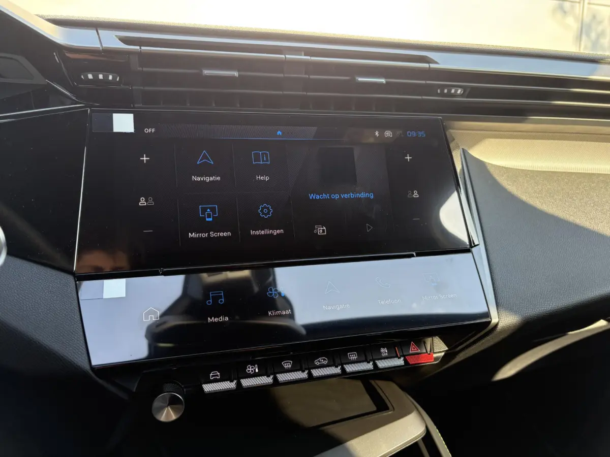 1.6 GT Exclusive Plug-In Hybrid 240 | Nieuw model! | Panoramadak | Lederen stoelen | Camera | Apple Carplay/Android Auto