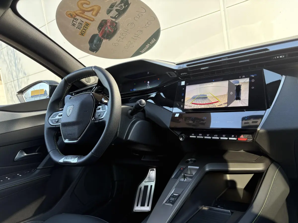 1.6 GT Exclusive Plug-In Hybrid 240 | Nieuw model! | Panoramadak | Lederen stoelen | Camera | Apple Carplay/Android Auto