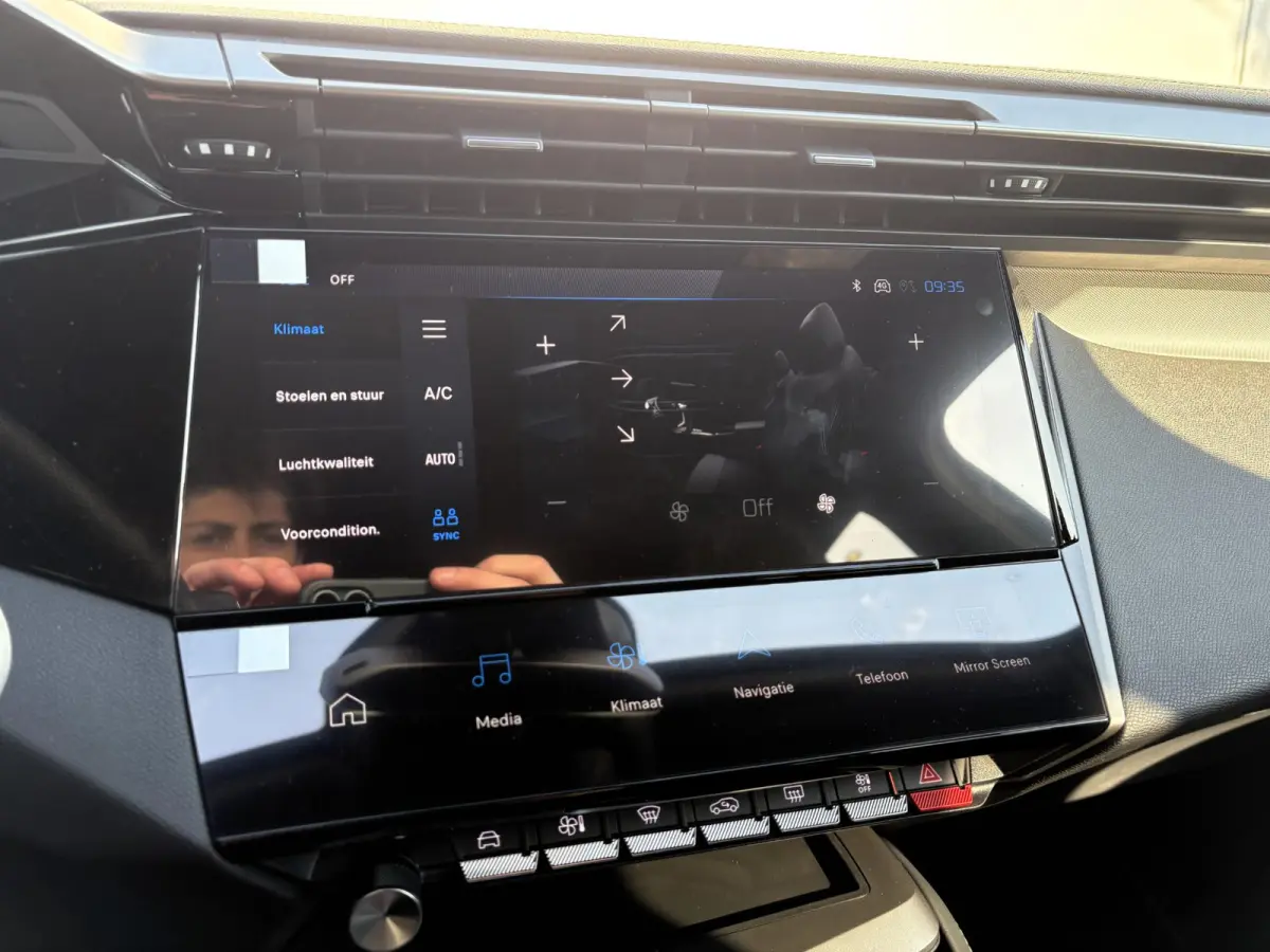 1.6 GT Exclusive Plug-In Hybrid 240 | Nieuw model! | Panoramadak | Lederen stoelen | Camera | Apple Carplay/Android Auto