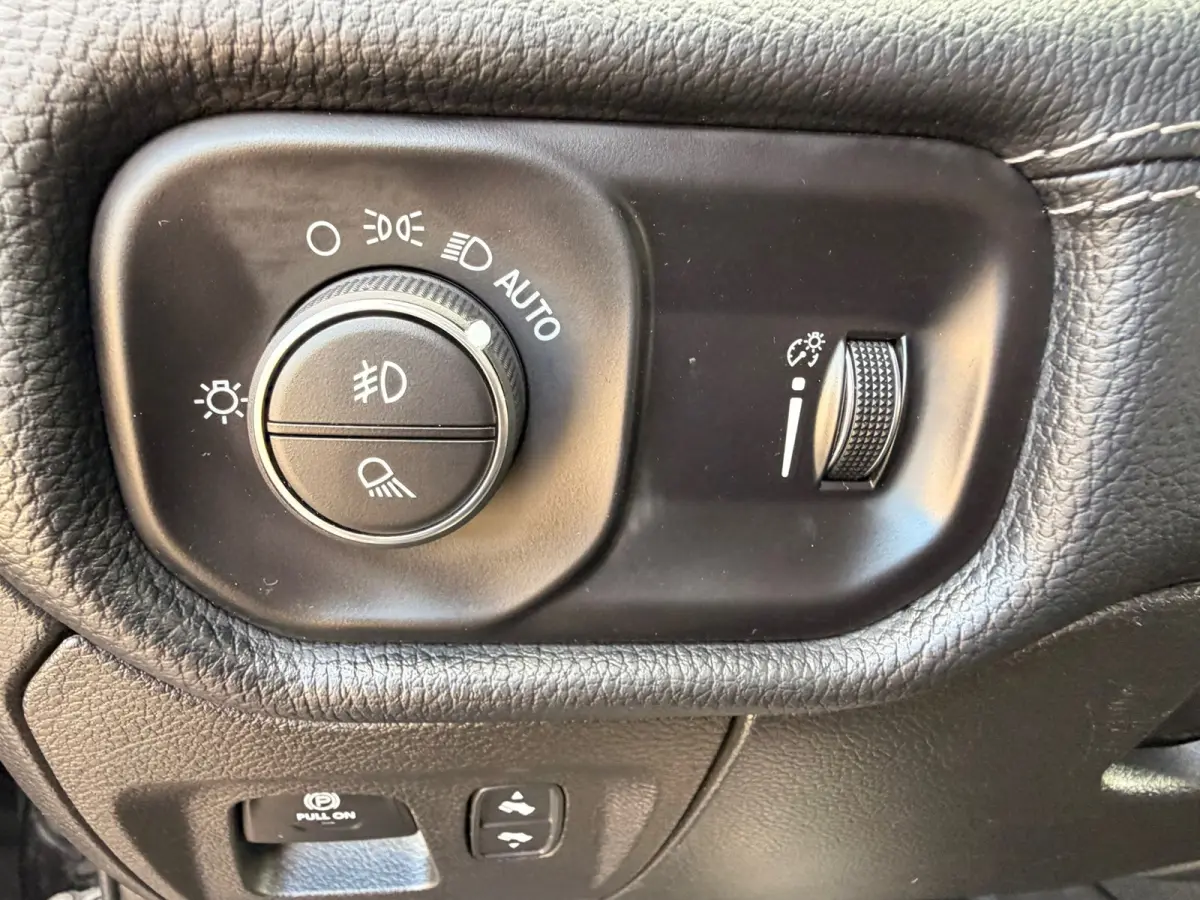 1500 5.7 V8 4x4 Crew Cab , ROCKY RIDGE UNIEK!!! , DIKSTE VAN NL , NIEUWSTAAT COMPLEET NIEUW