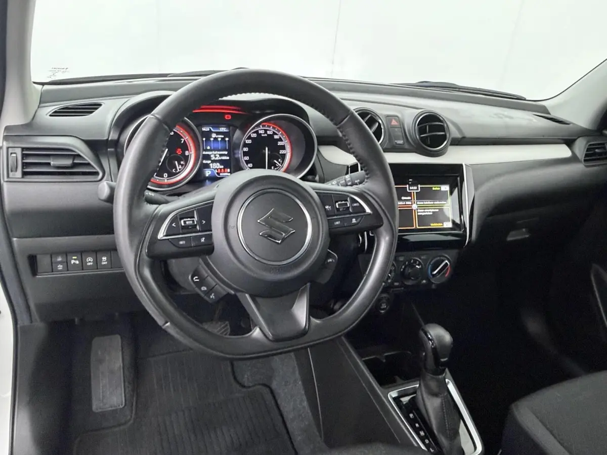 1.2 Style Smart Hybrid Automaat