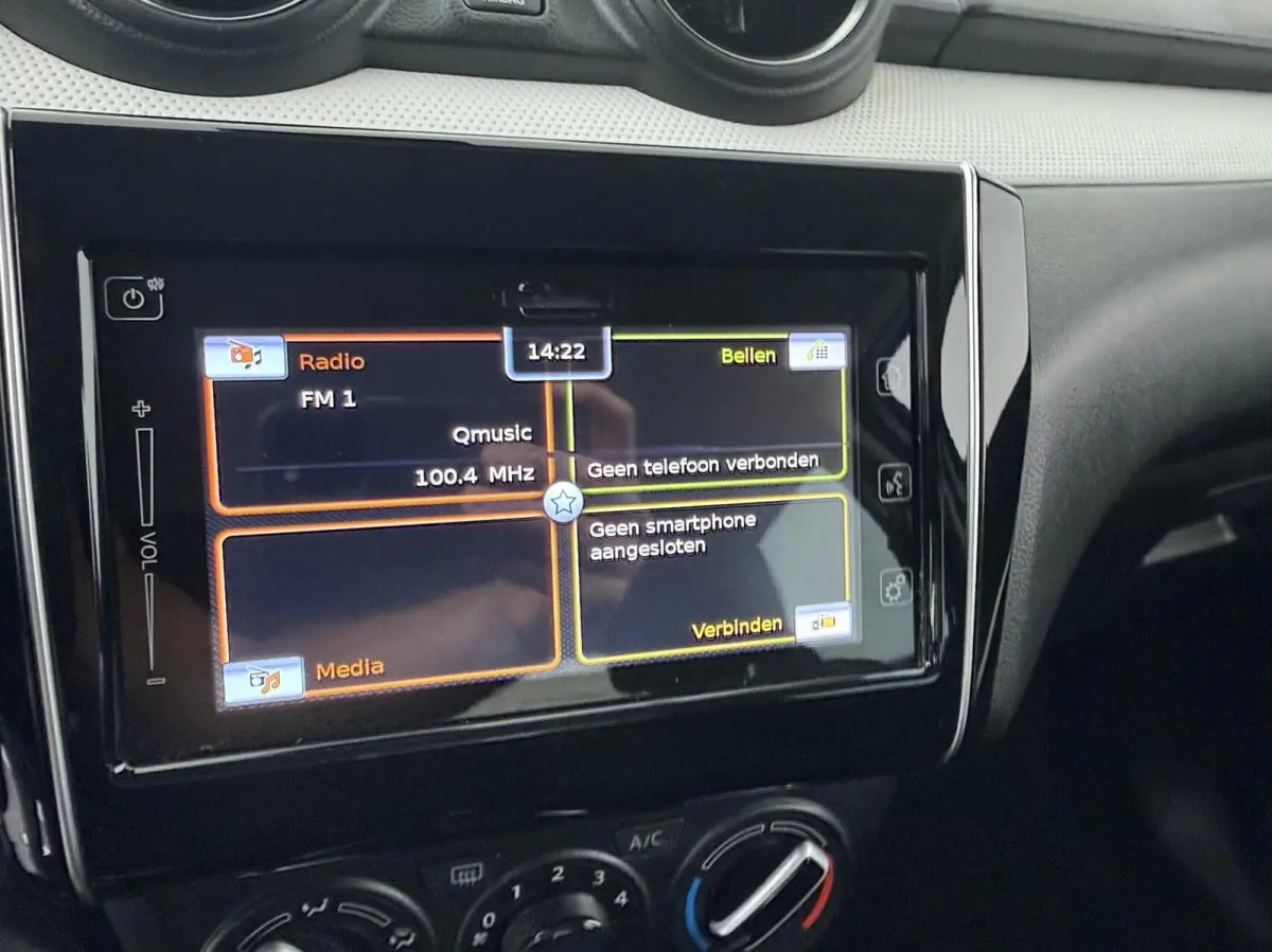 1.2 Style Smart Hybrid Automaat