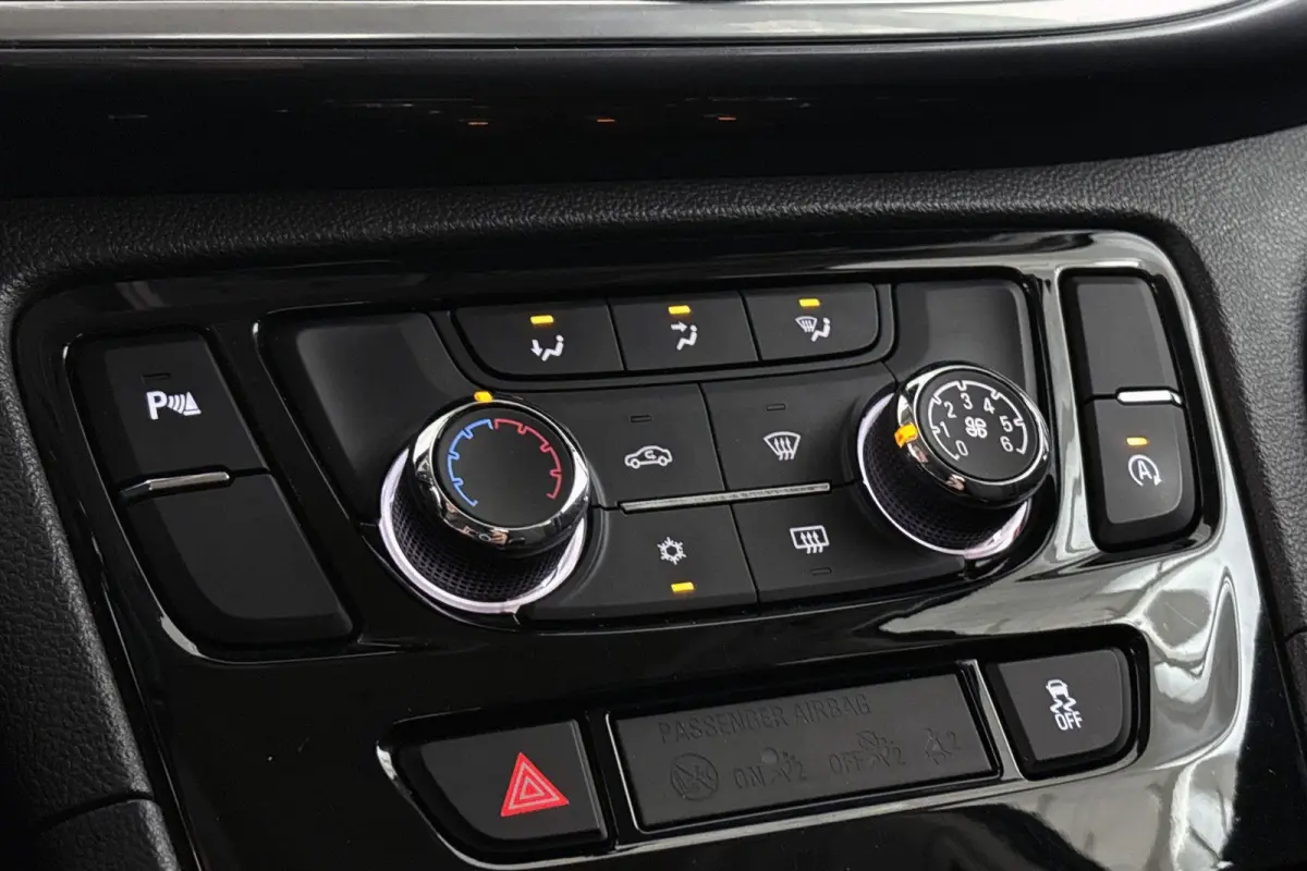 1.4 Turbo Online Edition Trekhaak Navi Camera Apple CarPlay