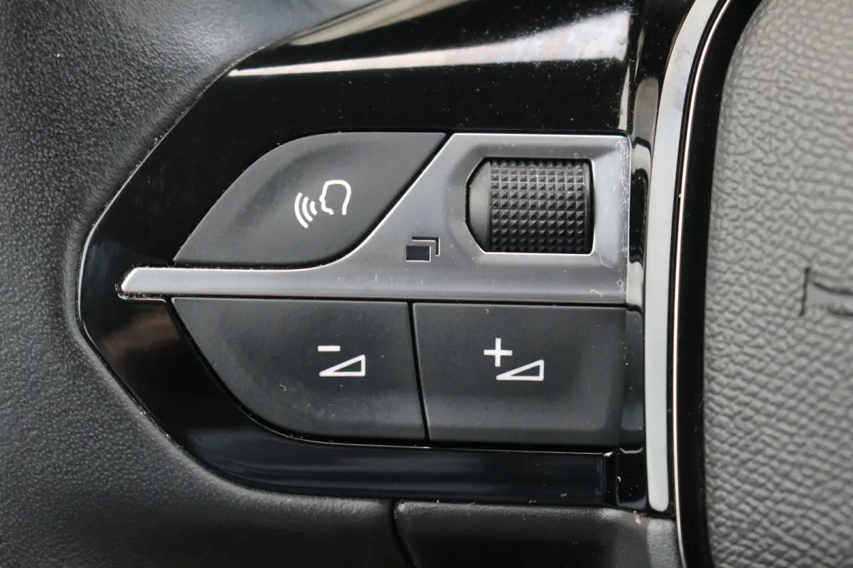 1.2 Active | Cruise | Carplay | Airco | DAB | Centrale vergrendeling | | Cruise | Carplay | Airco | DAB | Centrale vergrendeling |