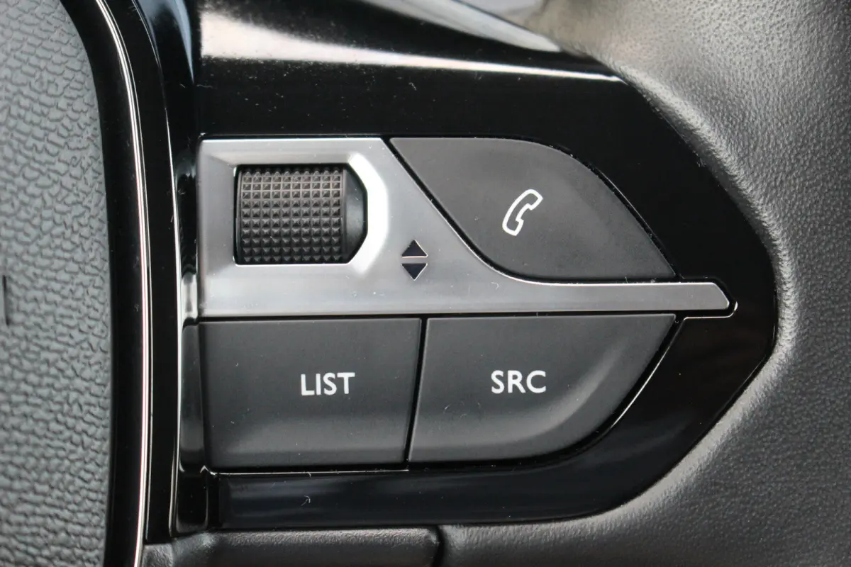 1.2 Active | Cruise | Carplay | Airco | DAB | Centrale vergrendeling | | Cruise | Carplay | Airco | DAB | Centrale vergrendeling |