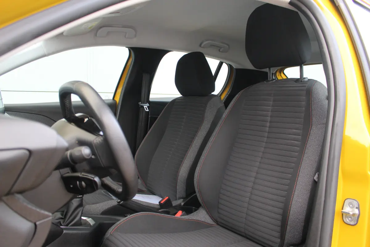 1.2 Active | Cruise | Carplay | Airco | DAB | Centrale vergrendeling | | Cruise | Carplay | Airco | DAB | Centrale vergrendeling |