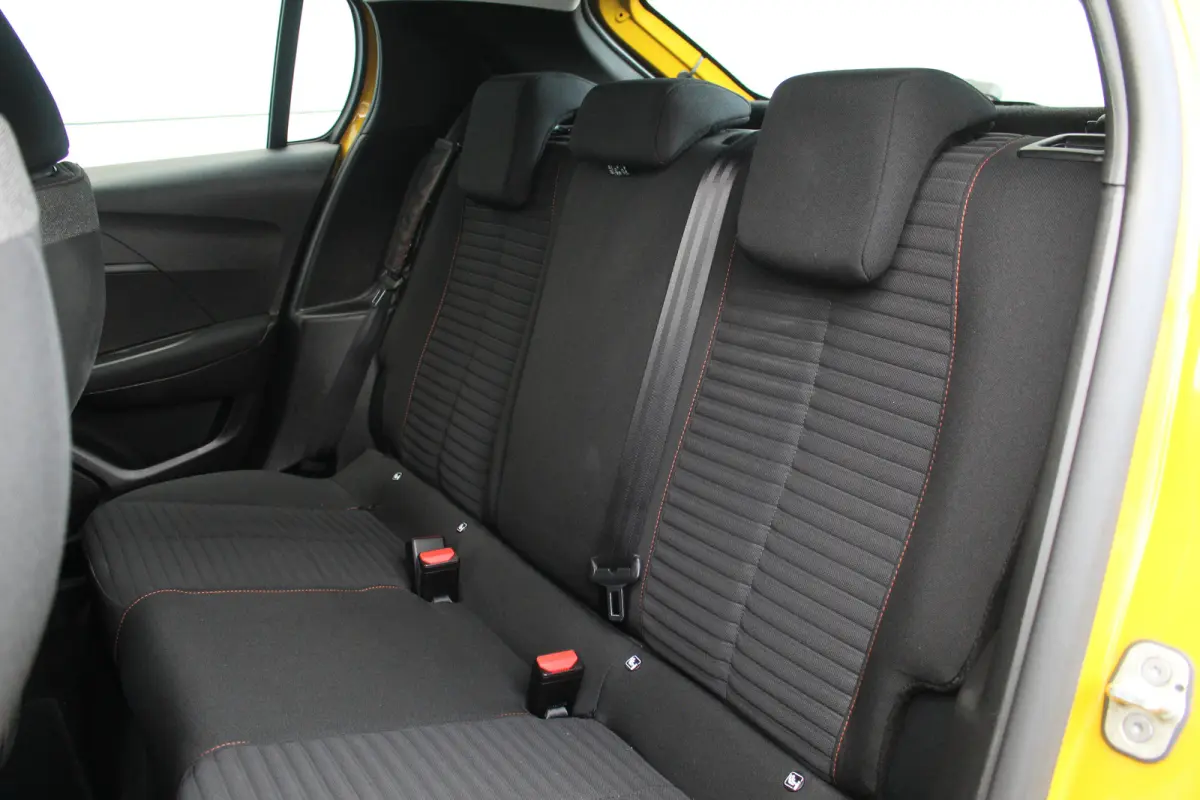 1.2 Active | Cruise | Carplay | Airco | DAB | Centrale vergrendeling | | Cruise | Carplay | Airco | DAB | Centrale vergrendeling |