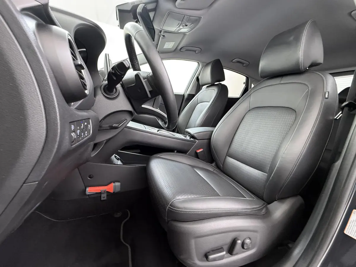 Limited 64kWh | 1ste eigenaar | ACCU 98% | LEER | Electrische stoelen | Dodehoekdetectie | AUTOMAAT