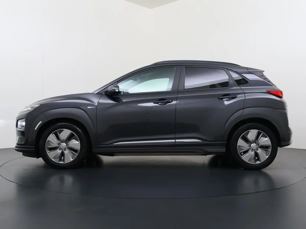 Limited 64kWh | 1ste eigenaar | ACCU 98% | LEER | Electrische stoelen | Dodehoekdetectie | AUTOMAAT
