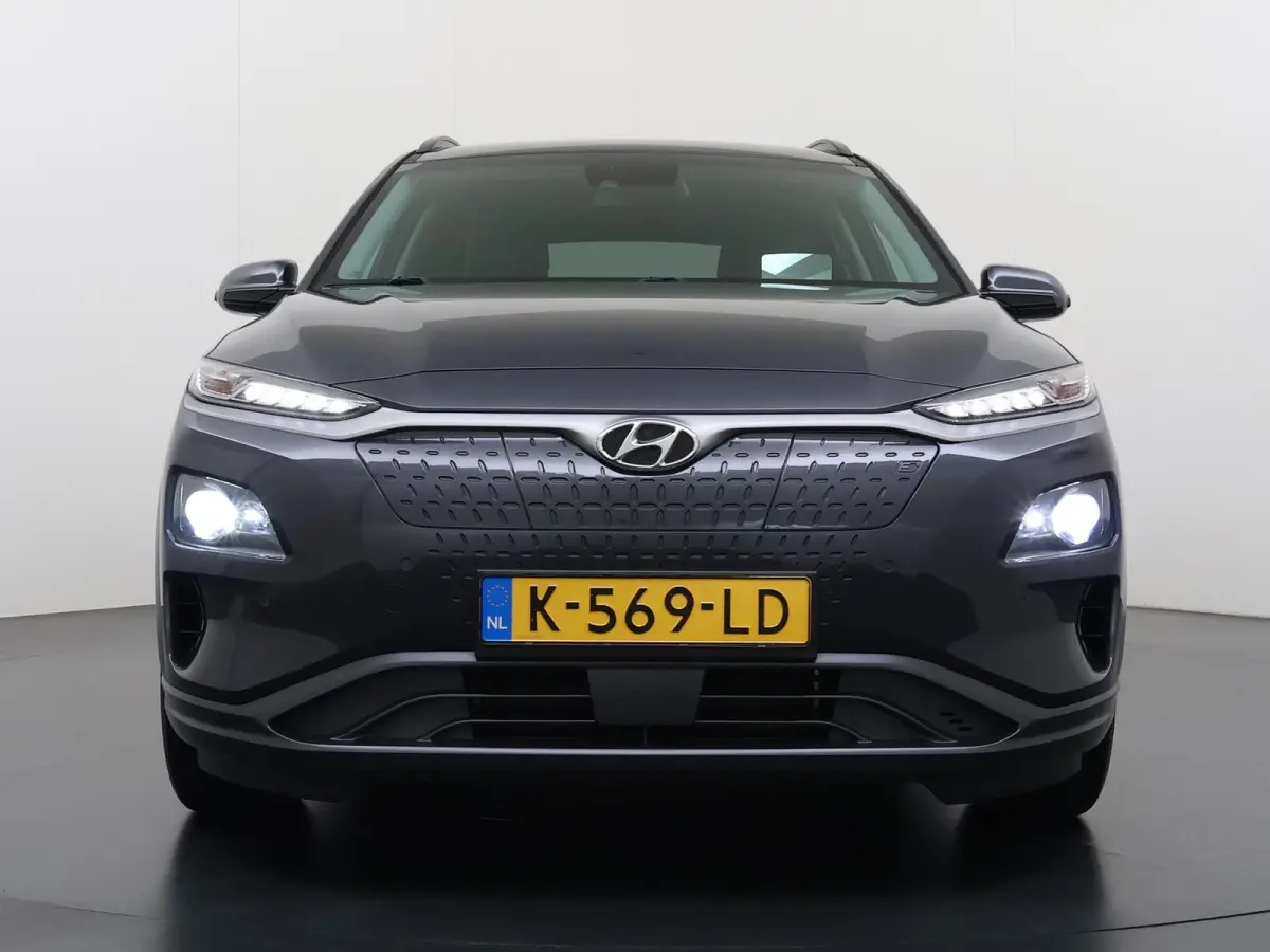 Limited 64kWh | 1ste eigenaar | ACCU 98% | LEER | Electrische stoelen | Dodehoekdetectie | AUTOMAAT