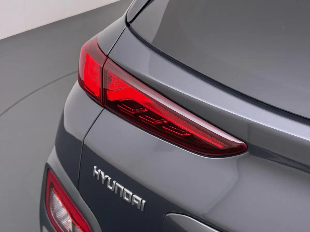 Limited 64kWh | 1ste eigenaar | ACCU 98% | LEER | Electrische stoelen | Dodehoekdetectie | AUTOMAAT