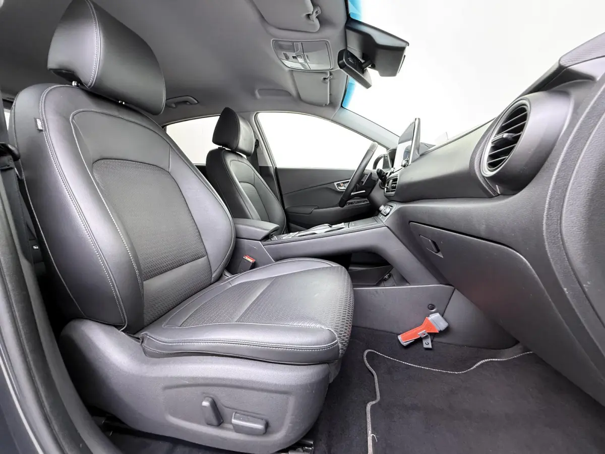 Limited 64kWh | 1ste eigenaar | ACCU 98% | LEER | Electrische stoelen | Dodehoekdetectie | AUTOMAAT