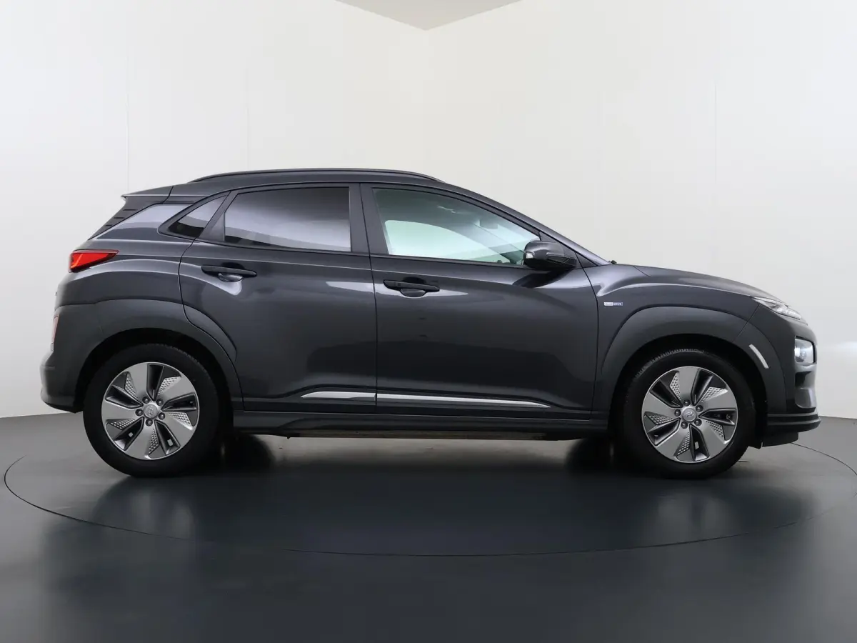 Limited 64kWh | 1ste eigenaar | ACCU 98% | LEER | Electrische stoelen | Dodehoekdetectie | AUTOMAAT