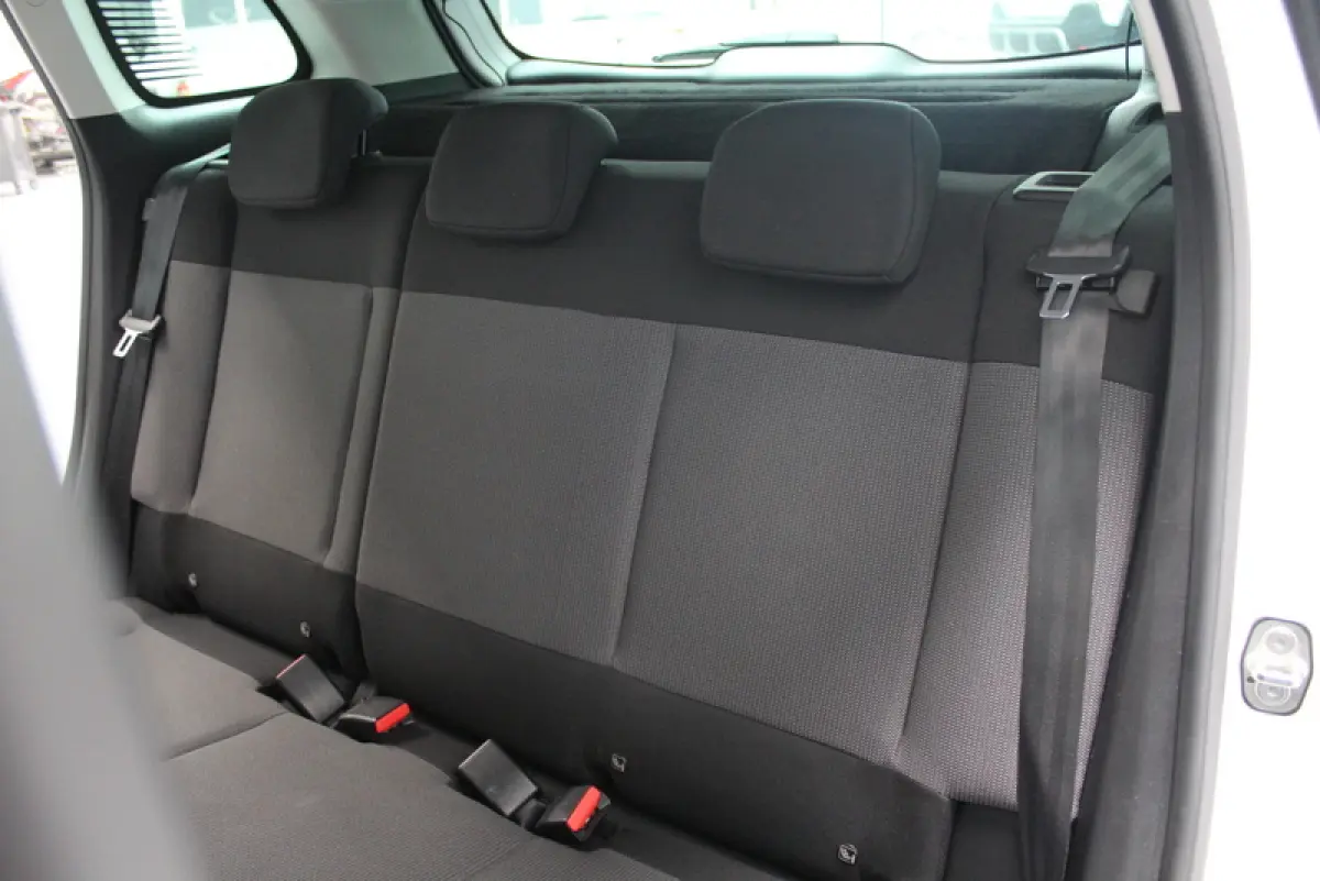 1.2 PureTech S&S Feel 111PK, RIJKLAAR | CARPLAY | CLIMATE CONTROLE | CRUISE CONTROLE