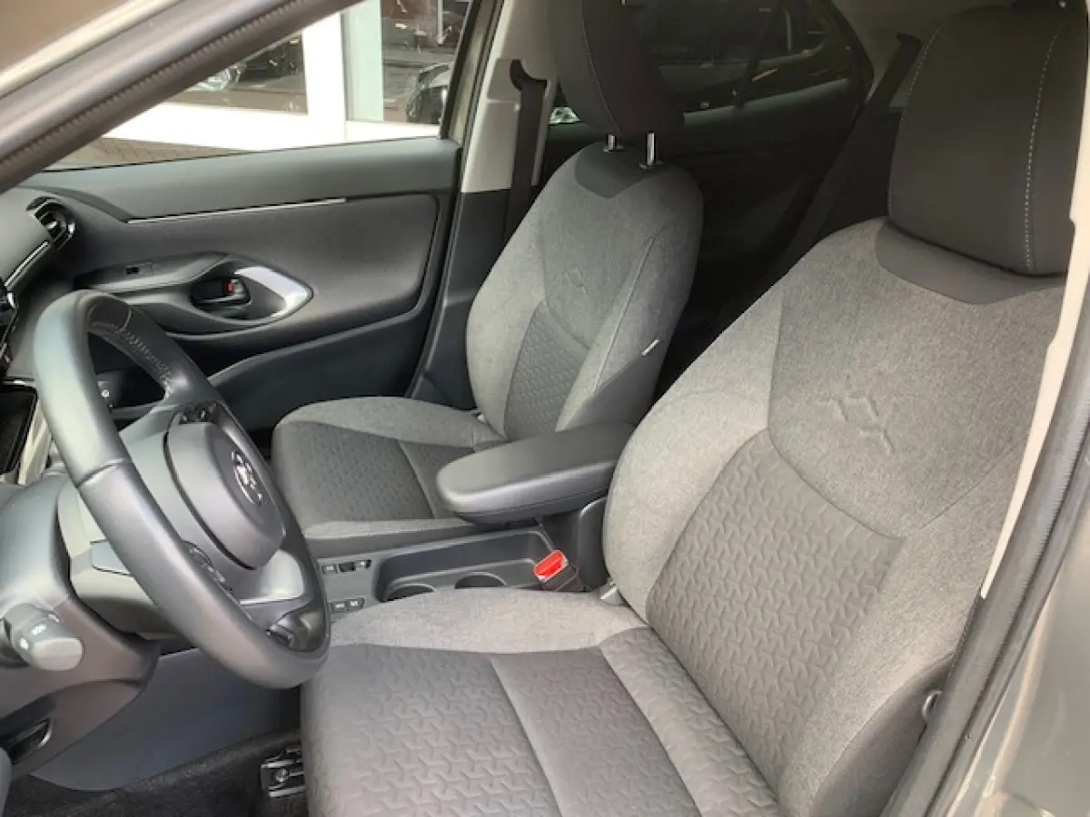 1.5 Hybrid Active, achteruitrijcamera, Applecarplay .