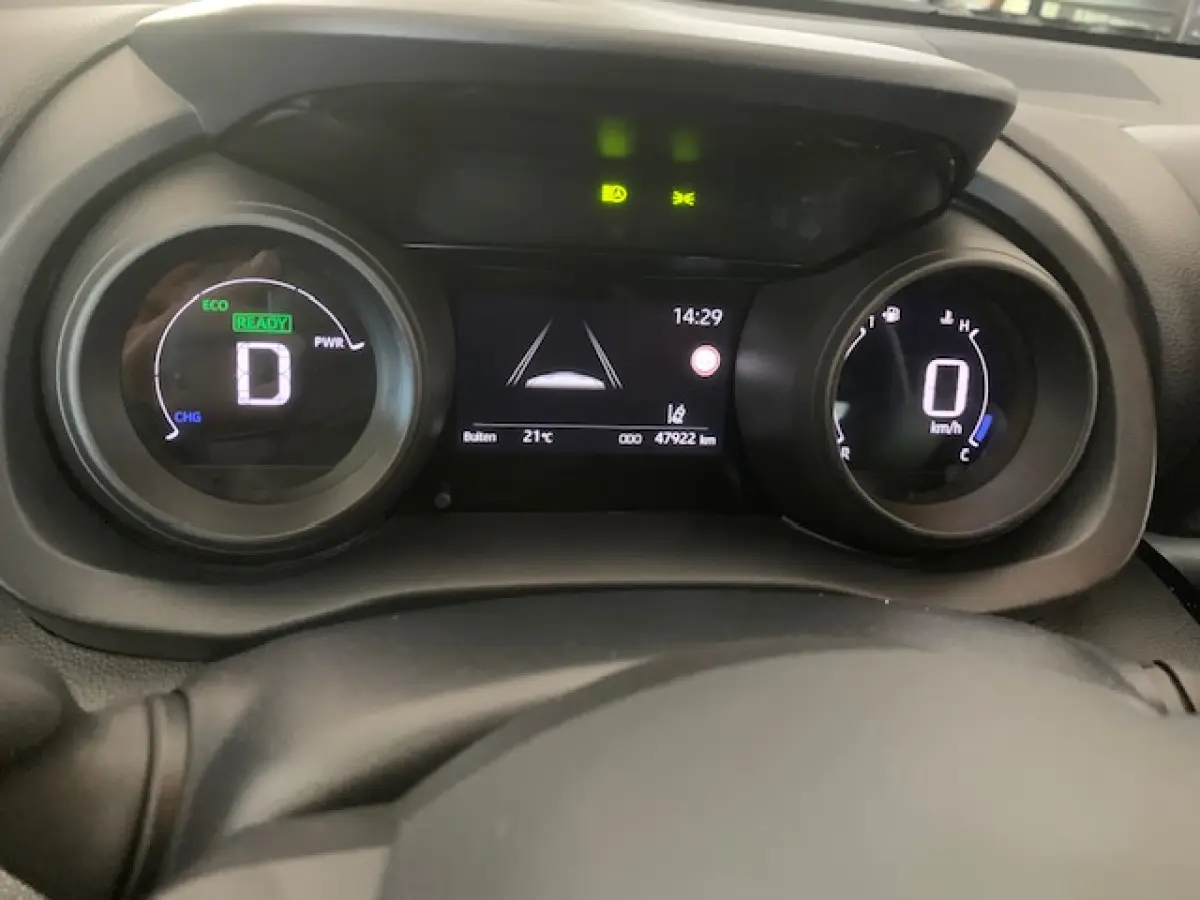 1.5 Hybrid Active, achteruitrijcamera, Applecarplay .