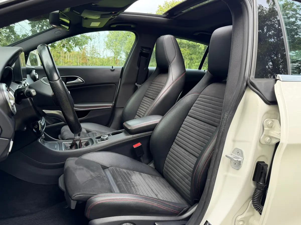 180 AMG Night Edition Plus | Panoramadak + Navi Nu € 10.975,-!!!
